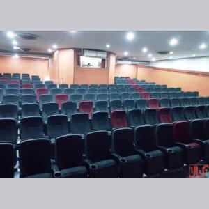 نصب صندلی سینمایی و بازسازی سالن سینمایی بهمن کاشان رض کو 