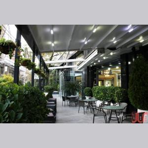 اجرای انواع سقف متحرک پارچه ای،سقف متحرک رستوران، کافه