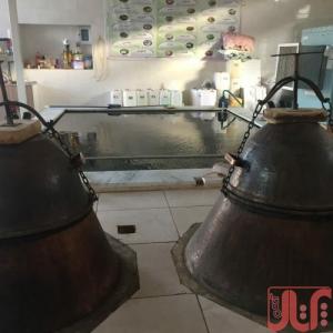 فروش انواع گلاب و عرقیات،گلاب کاشان،نعناع،بیدمشک