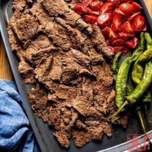 رول کباب ترکی طعام طلایی با استفاده از گوشت باکیفیت ادویه ها
